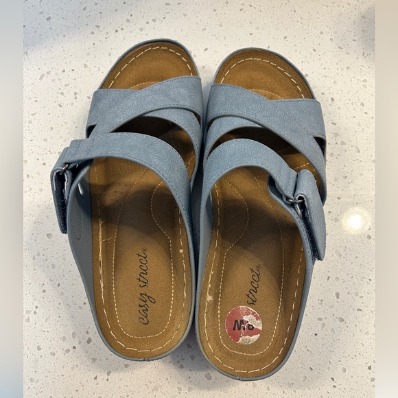 Blue Easy Street sandals 8W - Picture 2 of 3